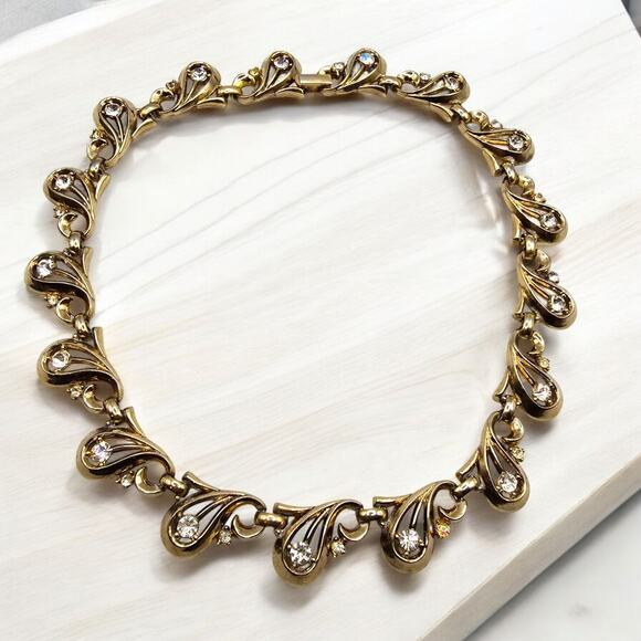 Trifari Necklace Pat Pending Choker Leaf Shaped Clear Rhinestones 14" L SKU 2254 - Picture 3 of 10